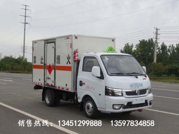 東風(fēng)途逸易燃液體廂式運(yùn)輸車(chē)(汽油國(guó)六)